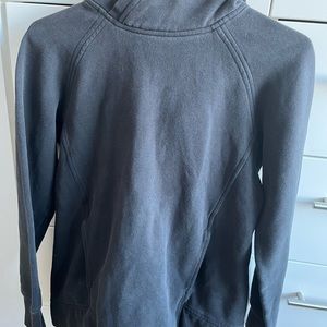 Black lululemon pullover hoodie in size 6